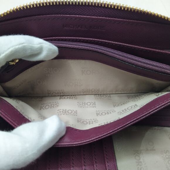 Michael Kors Purple Leather Zip Around Credit Card Wallet - Picture 15 of 16